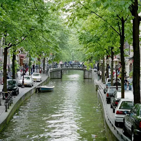 Nh Schiller מלון 4*