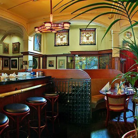 Nh Schiller מלון