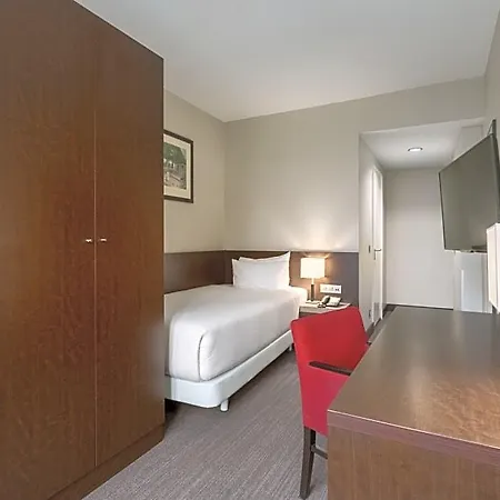 Hotel Nh Schiller 4*