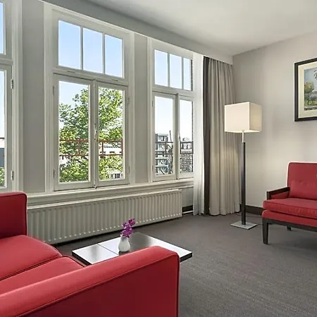 Hotel Nh Schiller 4*