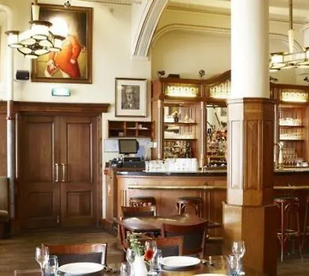 Nh Schiller Hotel 4*