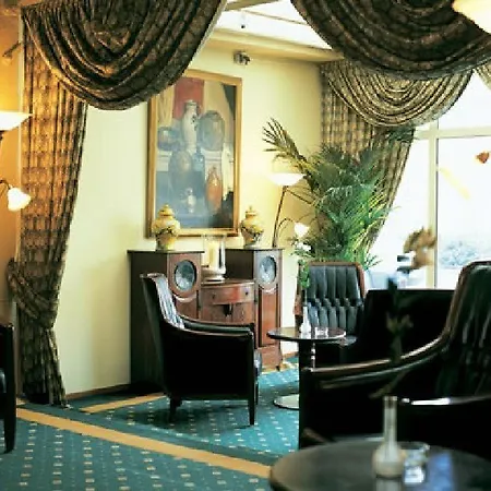 Hotell Nh Schiller