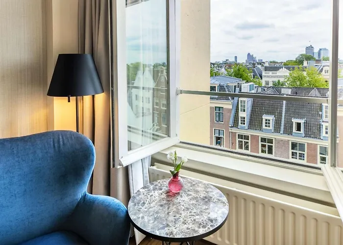 Hotel Nh Schiller 4*