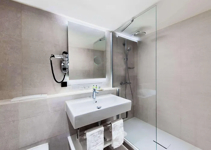 Nh Schiller אמסטרדם