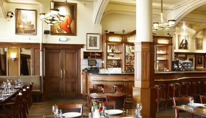 Nh Schiller Hotel 4*