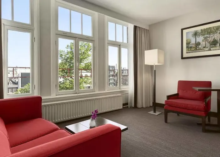 Hotel Nh Schiller 4*