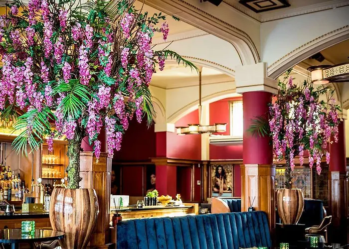 Hotel Nh Schiller 4*