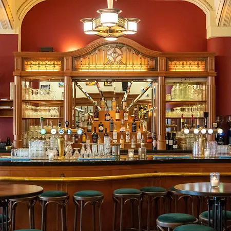 إن إتش شيلر 4* أمستردام