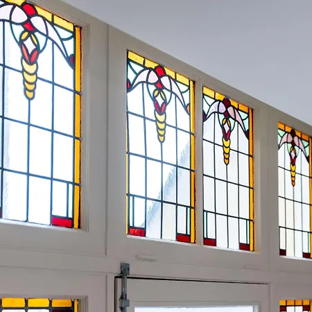 فندق إن إتش شيلر