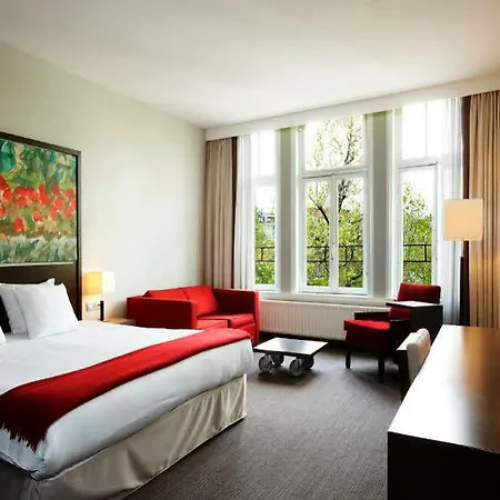 إن إتش شيلر فندق